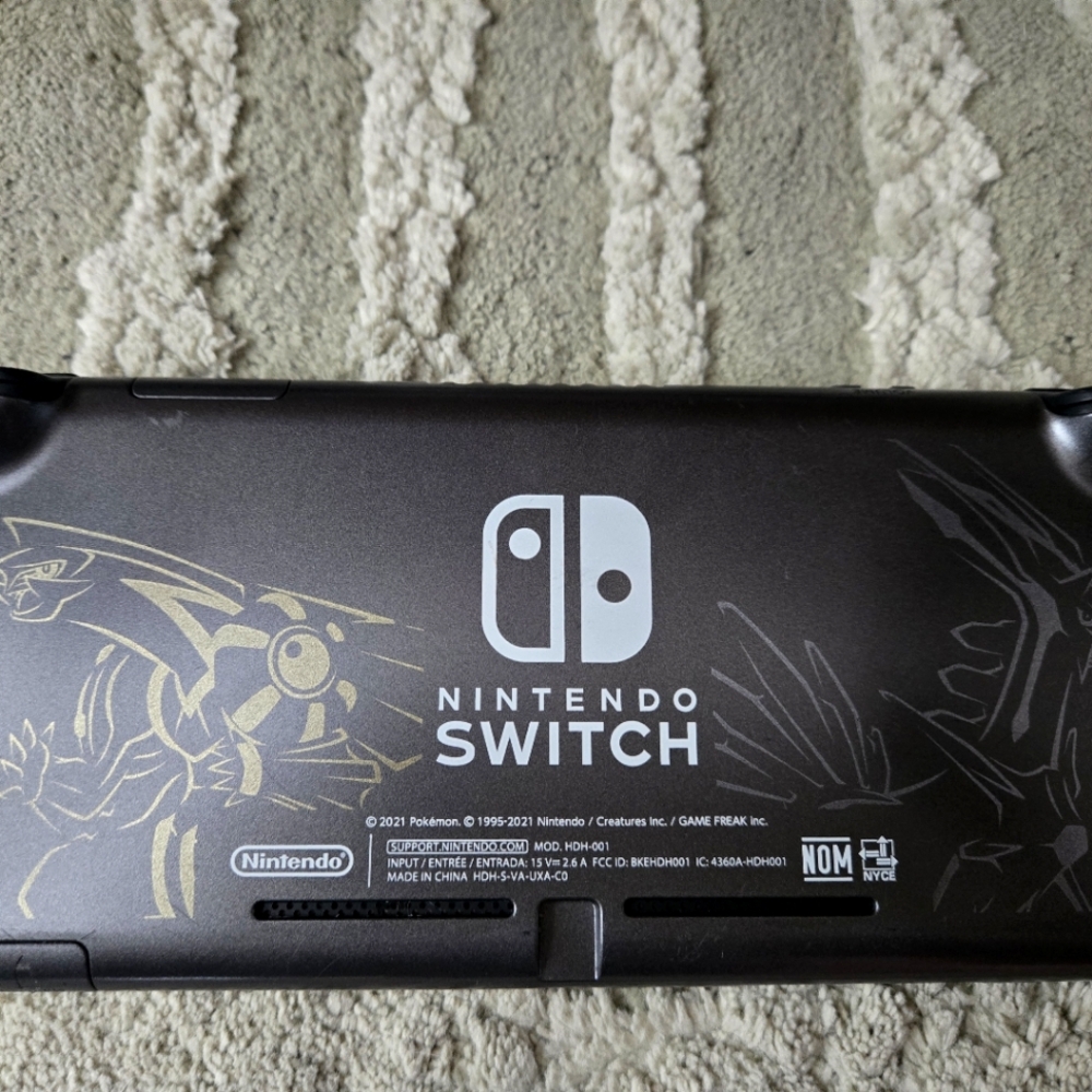 Switch Lite Pokémon Diamond and Pearl device